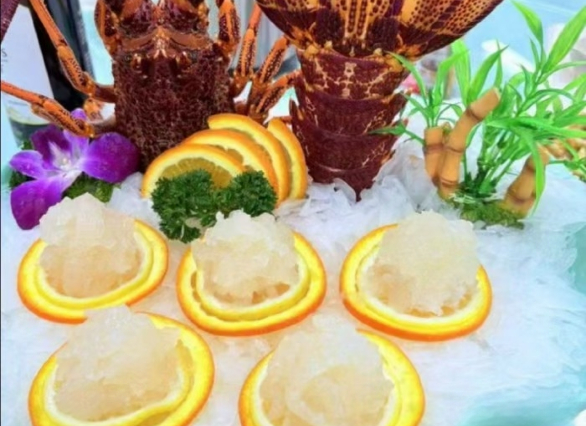 A table-load of fresh seafood — this is what serious eating looks like at Shanghai's most beloved seafood hall