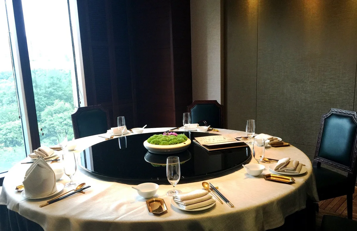 Private dining room at Xin Rong Ji, ideal for special occasions and business dinners